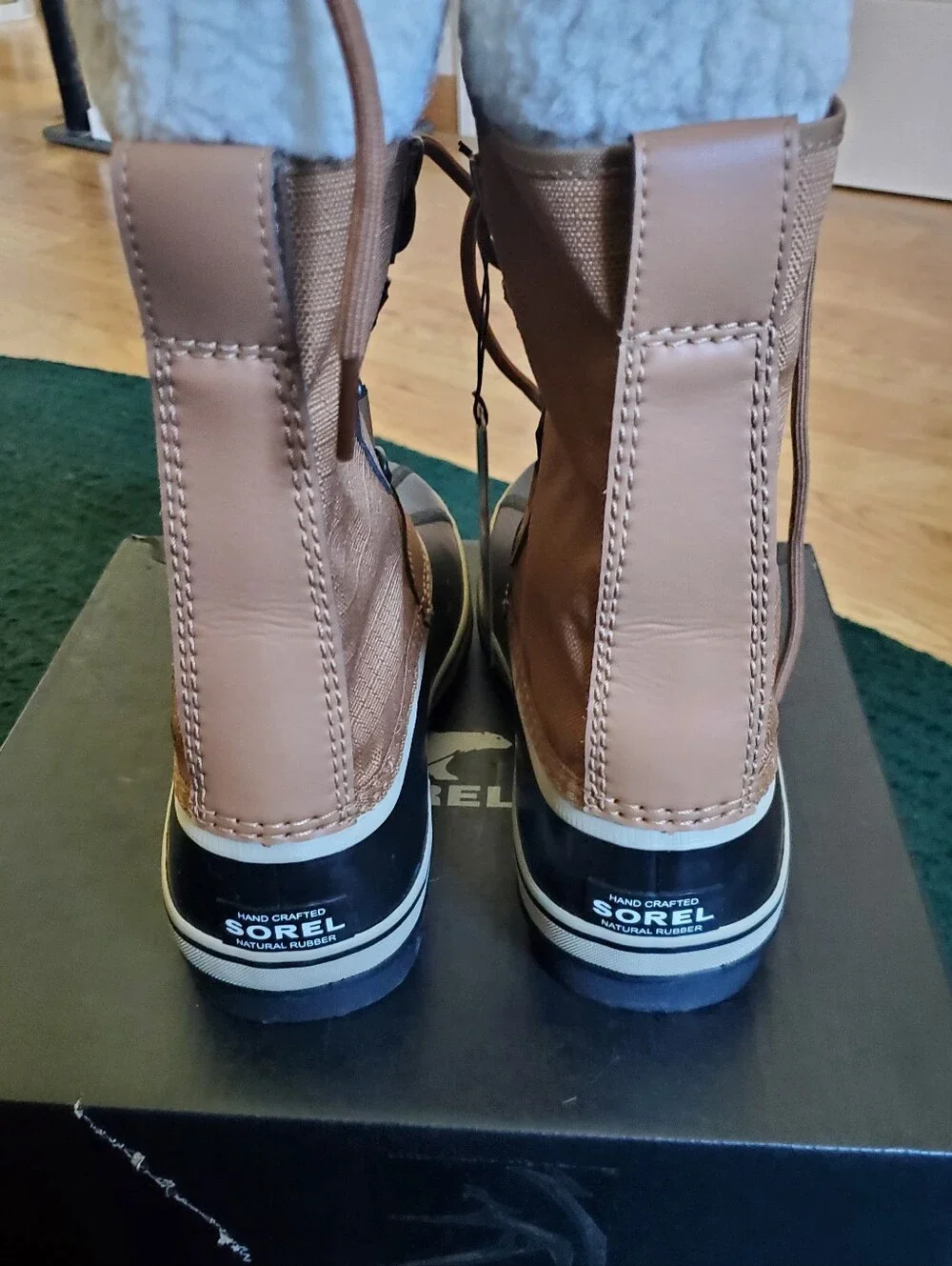 NWT Sorel Winter Carnival Camel Brown  Women's Winter Boot Size 10 Waterproof